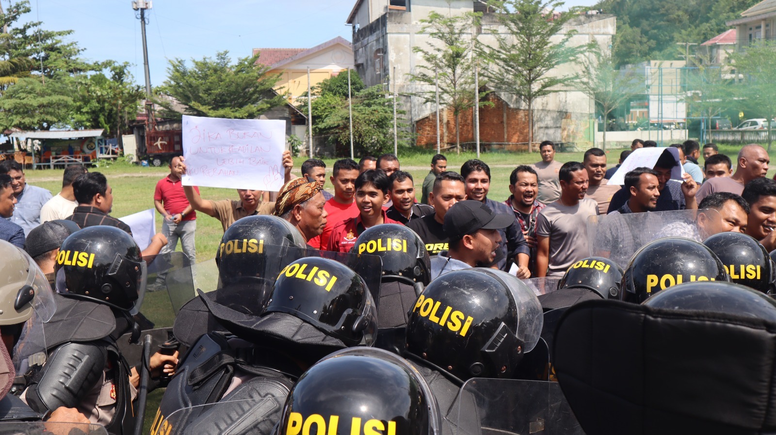 Polres Aceh Selatan Simulasi Sispamkota