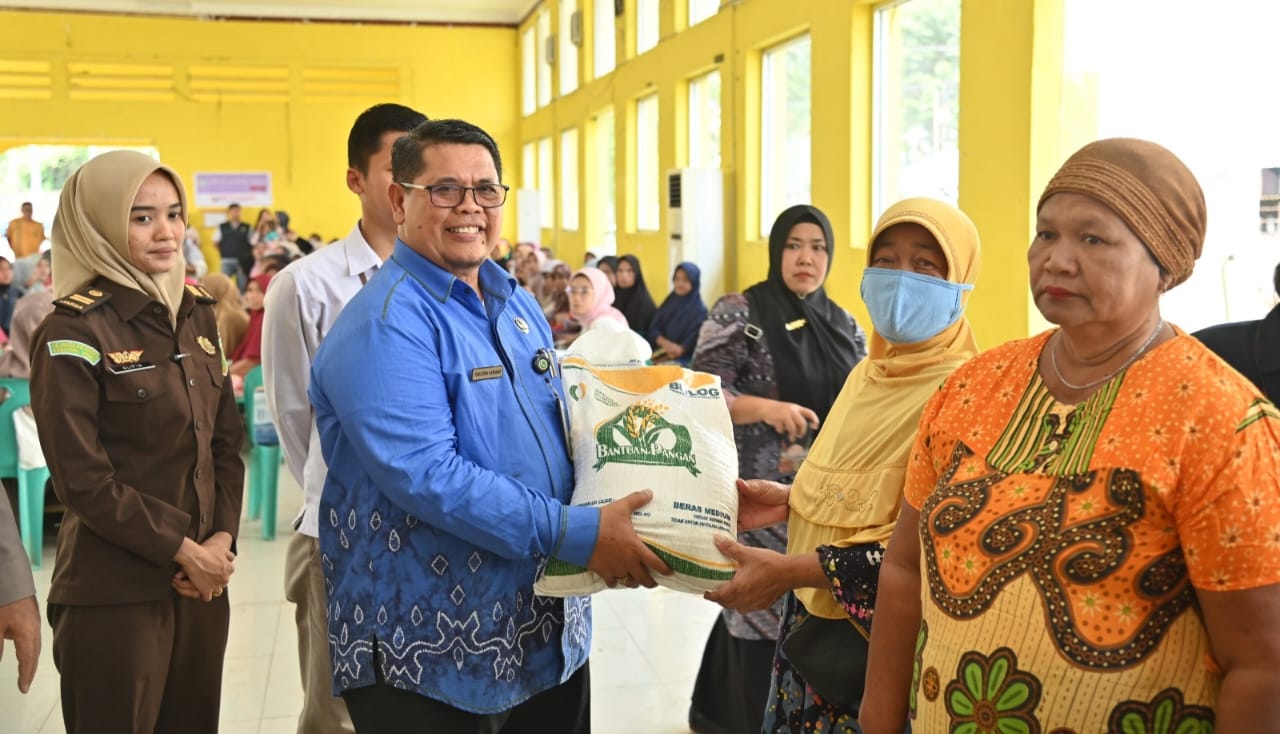 2.836 KPM Di Padangsidimpuan Terima Bantuan Beras Pemerintah
