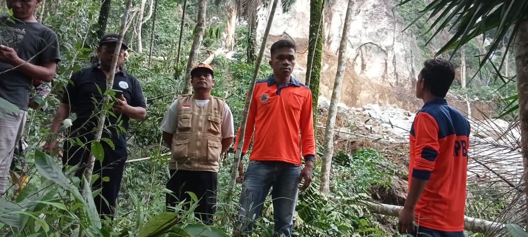 2 Petugas Air Minum Hilang Diduga Tertimbun Longsor Bukit Simarsolpah