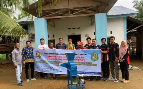 LPPM USU Terapkan Mesin Pencacah Rumput Untuk Peternak Kambing Di Hamparan Perak