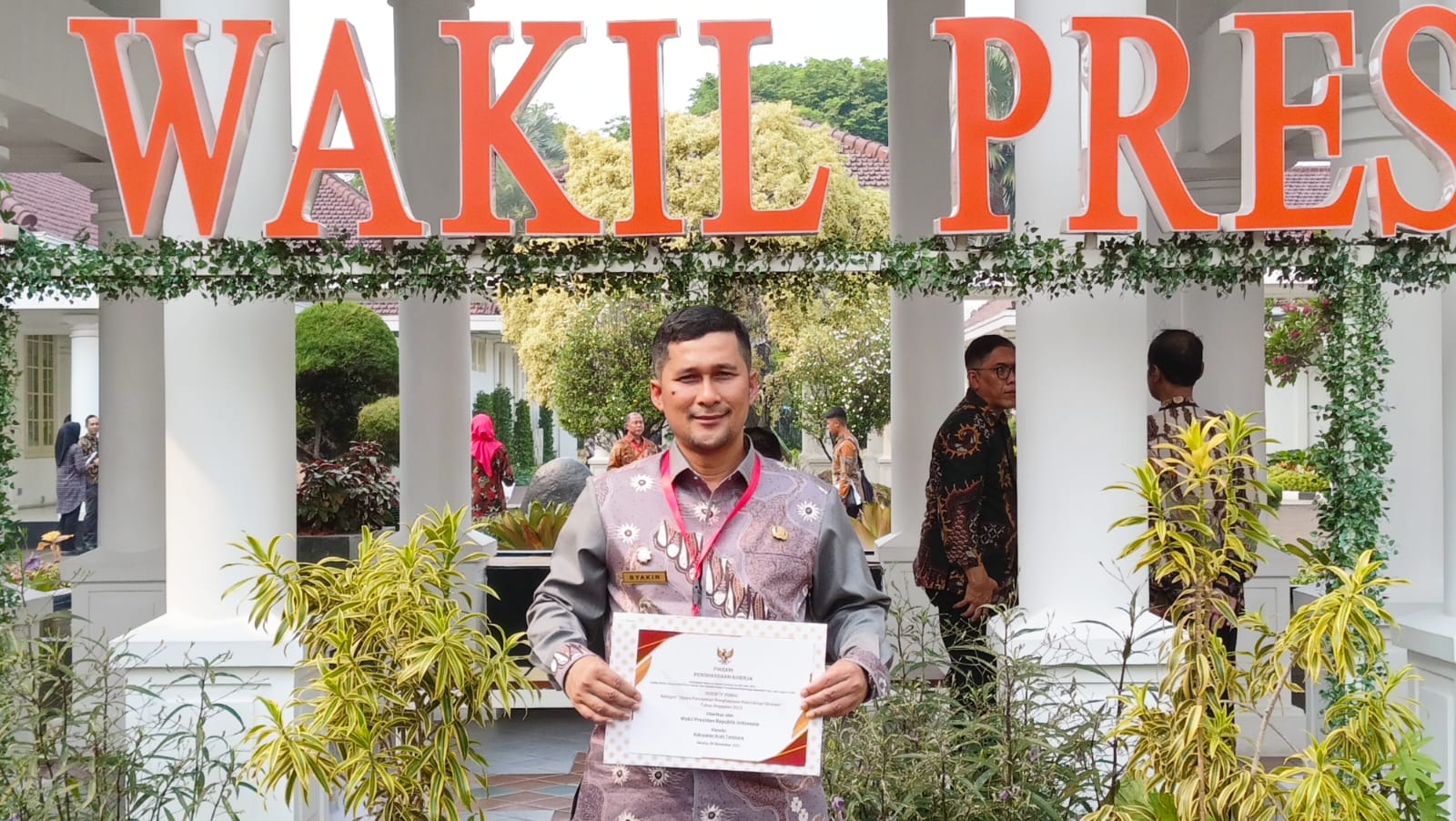 Terima Dana Fiskal, Pj Bupati Agara Diundang Ke Istana Wapres