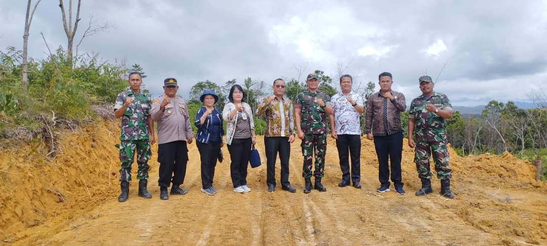 Karya Bhakti TNI Buka Akses Jalan Dan Jembatan