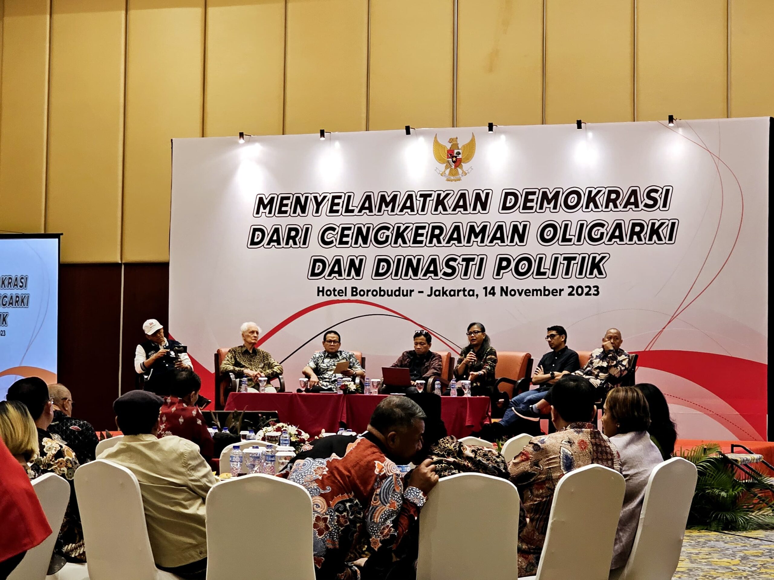 Tidak Peduli Kekecewaan Publik, Penyalahgunaan Kekuasaan Bakal Terus Terjadi