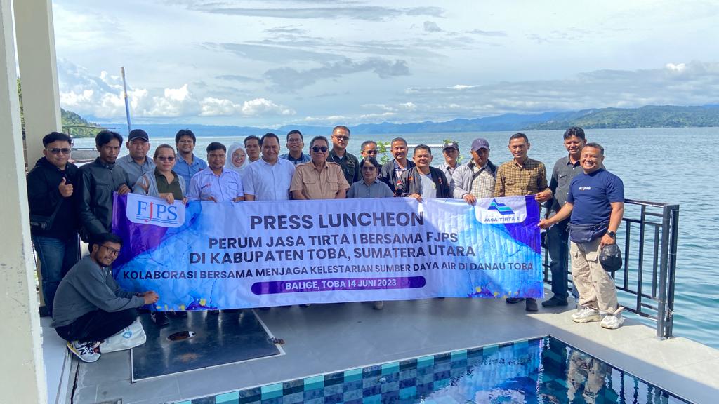 PJT I Dan Jurnalis Toba Diskusi Jaga Kelestarian Danau Toba