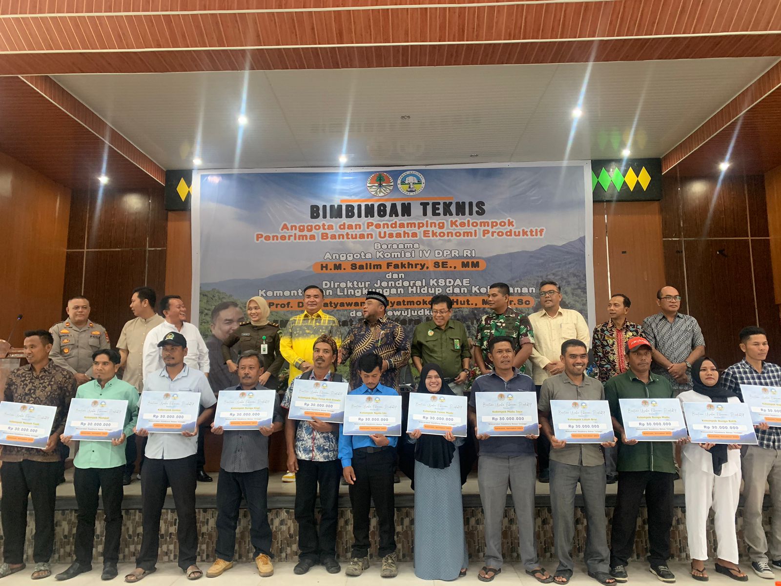 Pj Bupati Agara Buka Bimtek Kelompok Tani