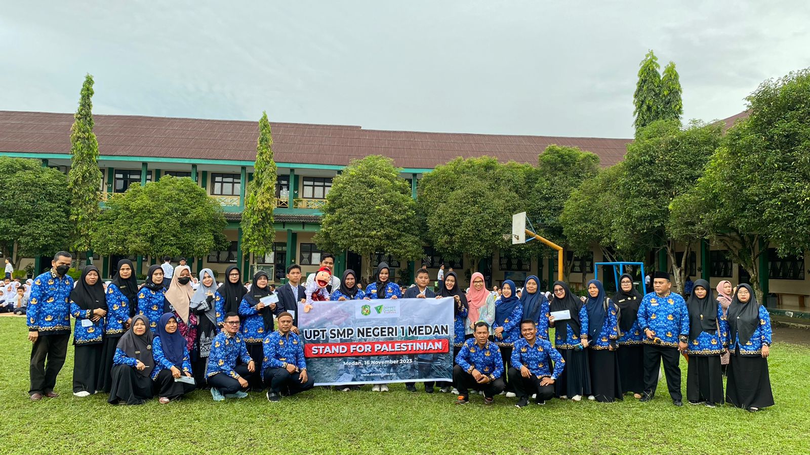 UPT SMP Negeri 1 Medan Salurkan Rp24 Juta Donasi Palestina Melalui DD Waspada