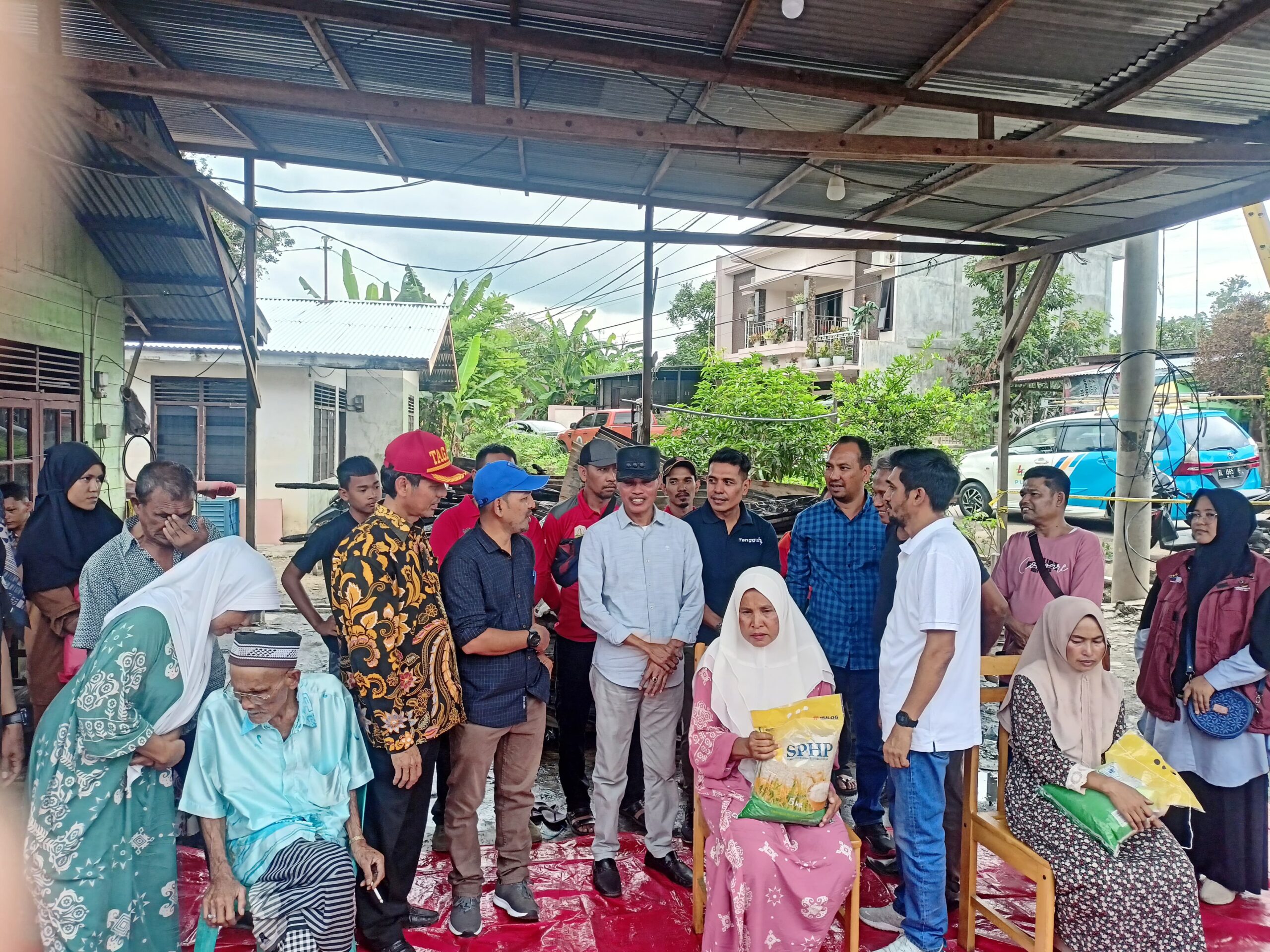 Pemko Langsa Salurkan Bantuan Korban Rumah Kebakaran