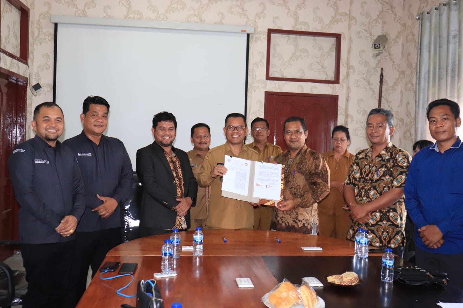 Bupati Toba-KPU-Bawaslu Tandatangani NPHD Pemilu 2024