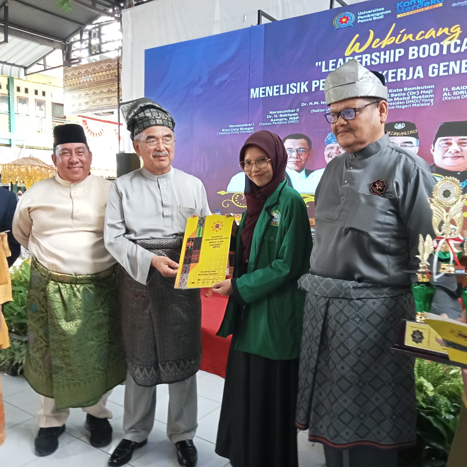 Pekan Ilmiah DMDI Sumut Bersama UNPAD Medan Gelar Seminar Bertemakan Leadhership Bootcam "Menelisik Perilaku Kerja Generasi Milenial"