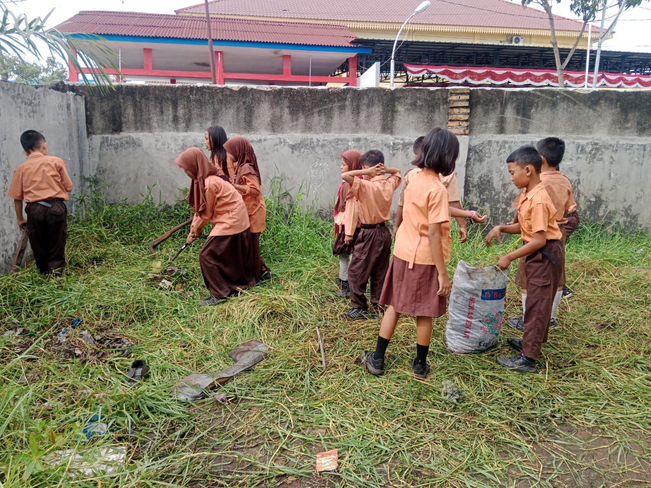 SD Negeri 064003 Belawan Gelar Sabtu Bersih