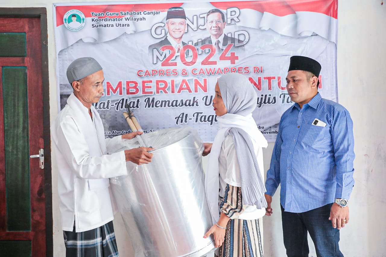 Tuan Guru Sahabat Ganjar Bantu Peralatan Masak untuk Ibu-Ibu Majelis Taklim di Kabupaten Langkat, Sumut