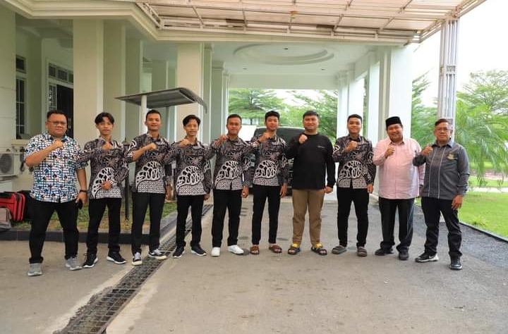 Hendriyanto Sitorus Berangkatkan Kafilah Nasyid Labura Ke FSQ Tingkat Nasional
