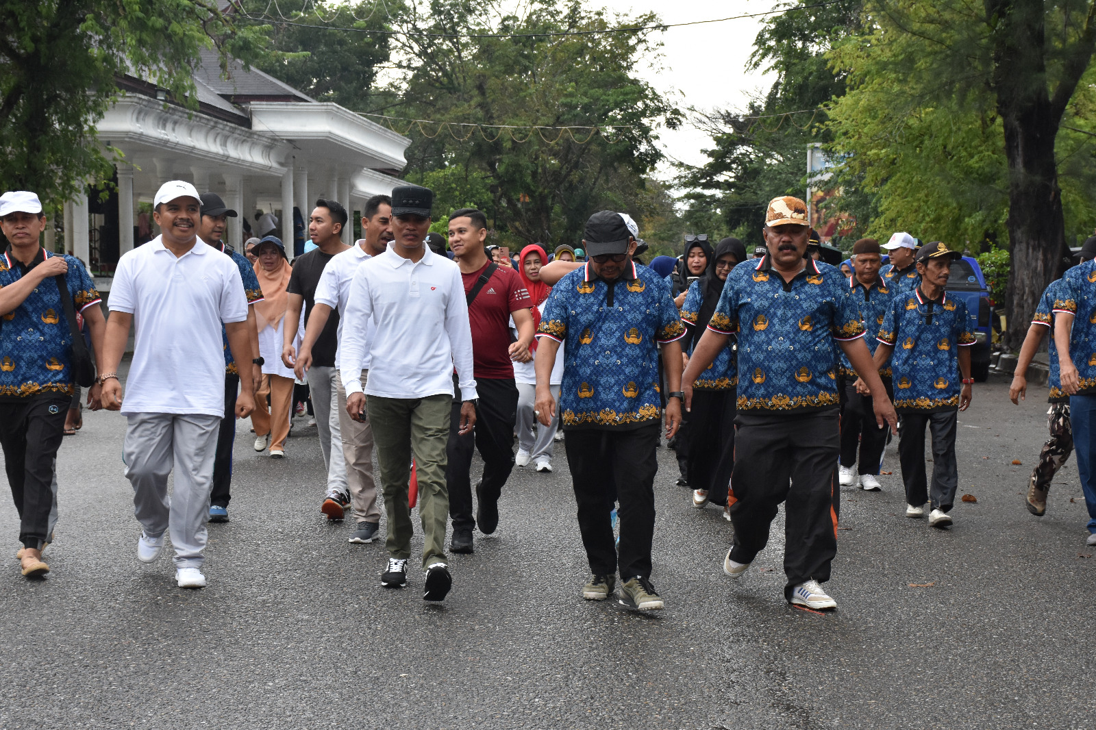 Ratusan ASN Ramaikan Jalan Sehat HUT Korpri