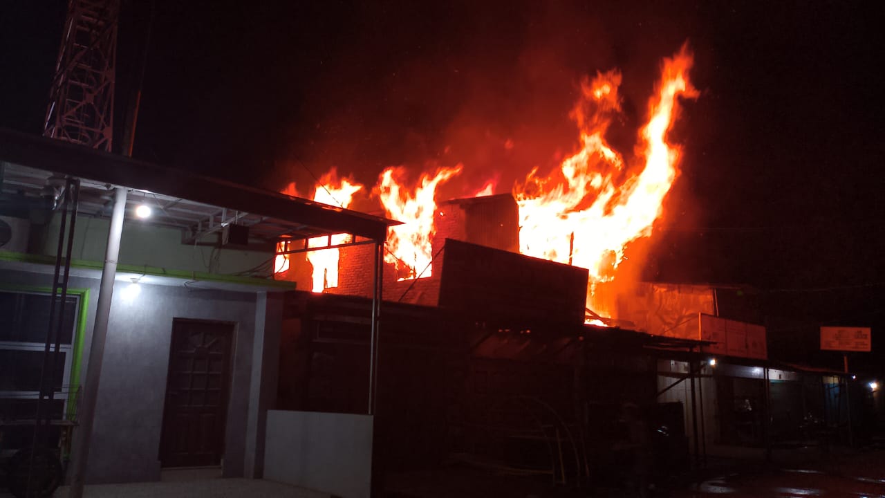 Empat Kios Di Mahkamah Terbakar