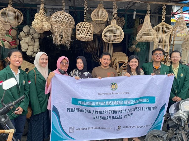 Tim Dosen USU Sukses Gelar PKM DI CV Mulia Rattan