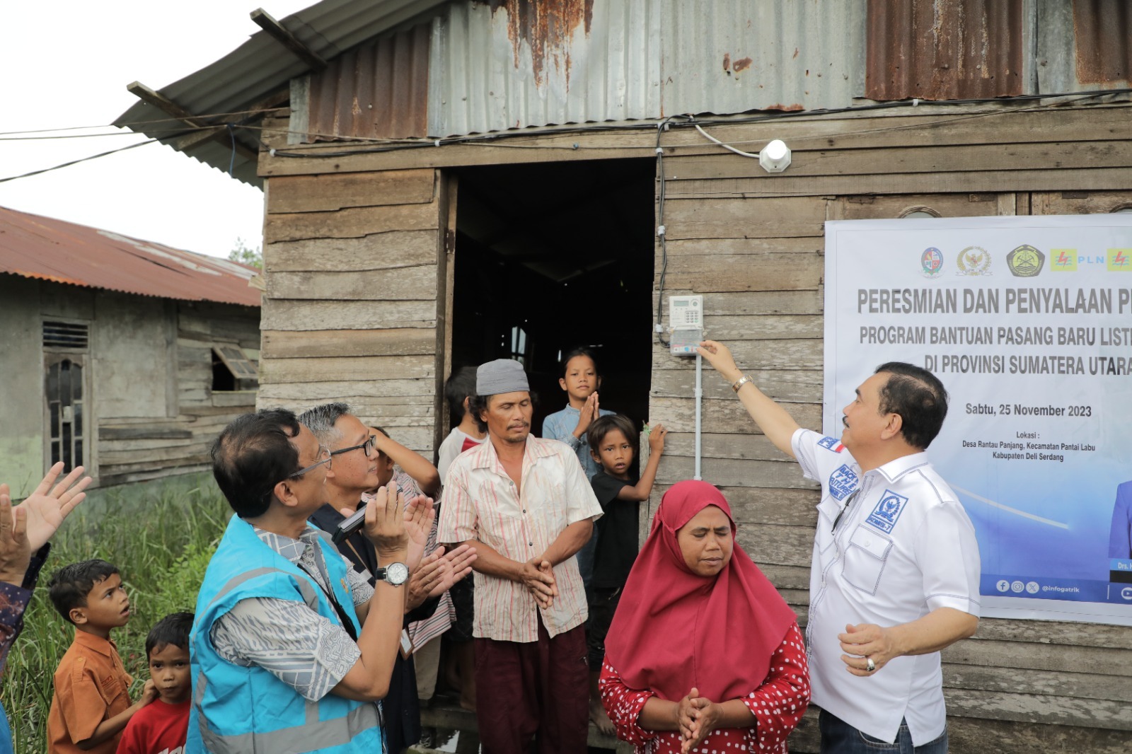 484 Warga Tidak Mampu Nikmati Listrik Melalui Program BPBL