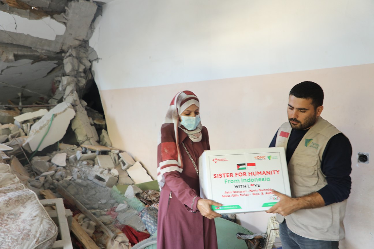 Dompet Dhuafa Salurkan Paket Sanitasi Perempuan Untuk Korban Di Palestina