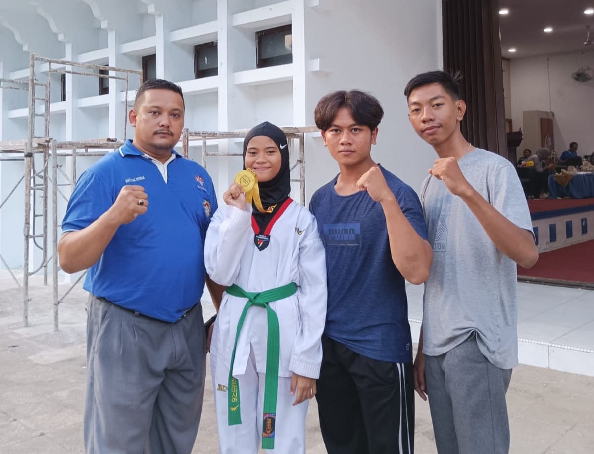 Siswi SMP-Ar Rahman Percut Raih Medali Emas Pada Cabor Takewondo Di POPKAB Deli Serdang