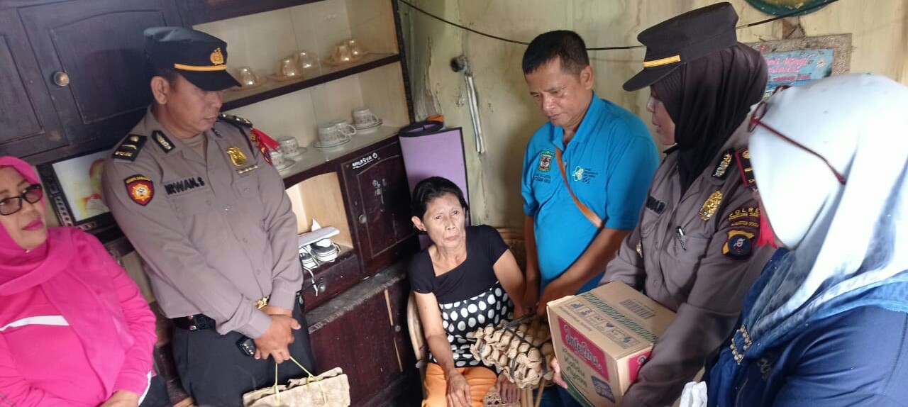 Polres P. Siantar Bantu Sembako Korban Bencana