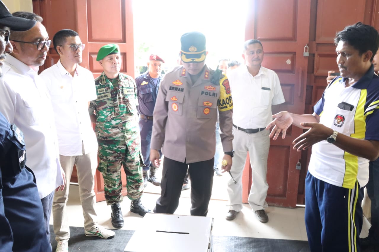 Pj. Wali Kota Dan Kapolres Sabang Tinjau Gudang Logistik KIP