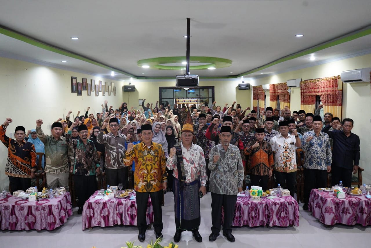 Kakanwil Kemenagsu Ajak ASN Kuatkan Loyalitas Pada Pimpinan