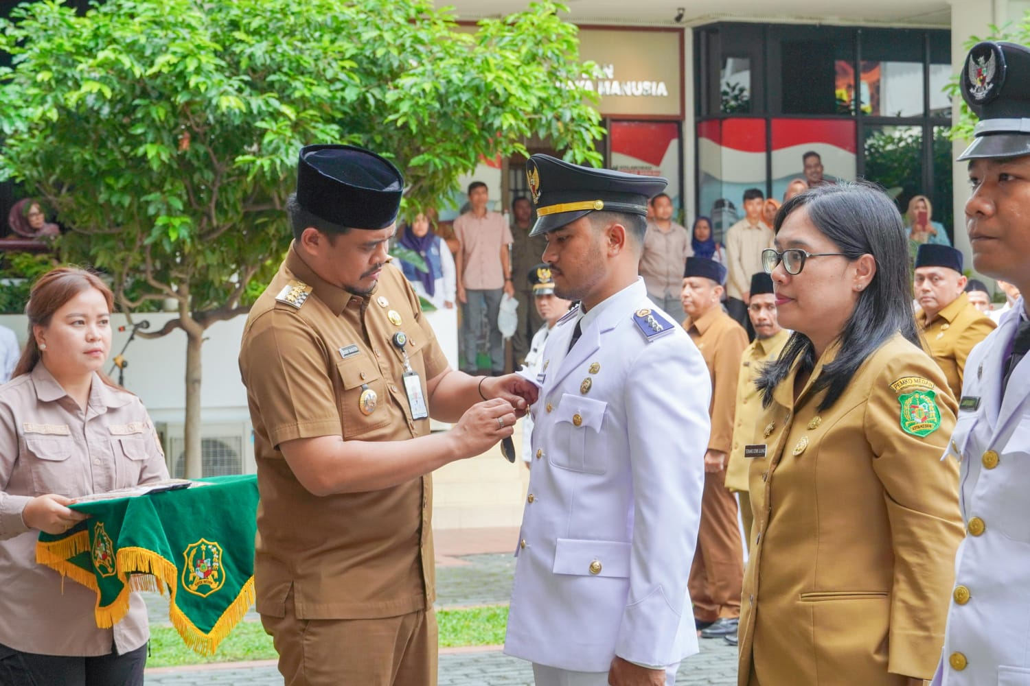 Lantik 130 Pejabat, Bobby Nasution: Jangan Sampai Masyarakat Tidak Kenal Camat dan Lurah!