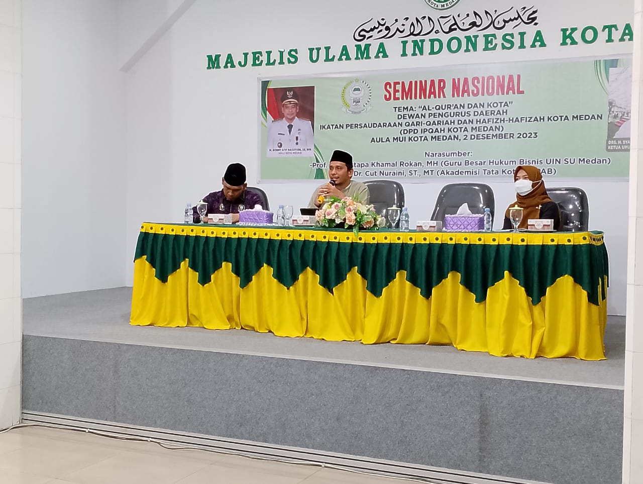 IPQAh Medan Gelar Seminar, Umat Islam Diimbau Jadikan Al-Qur'an Pedoman Hidup