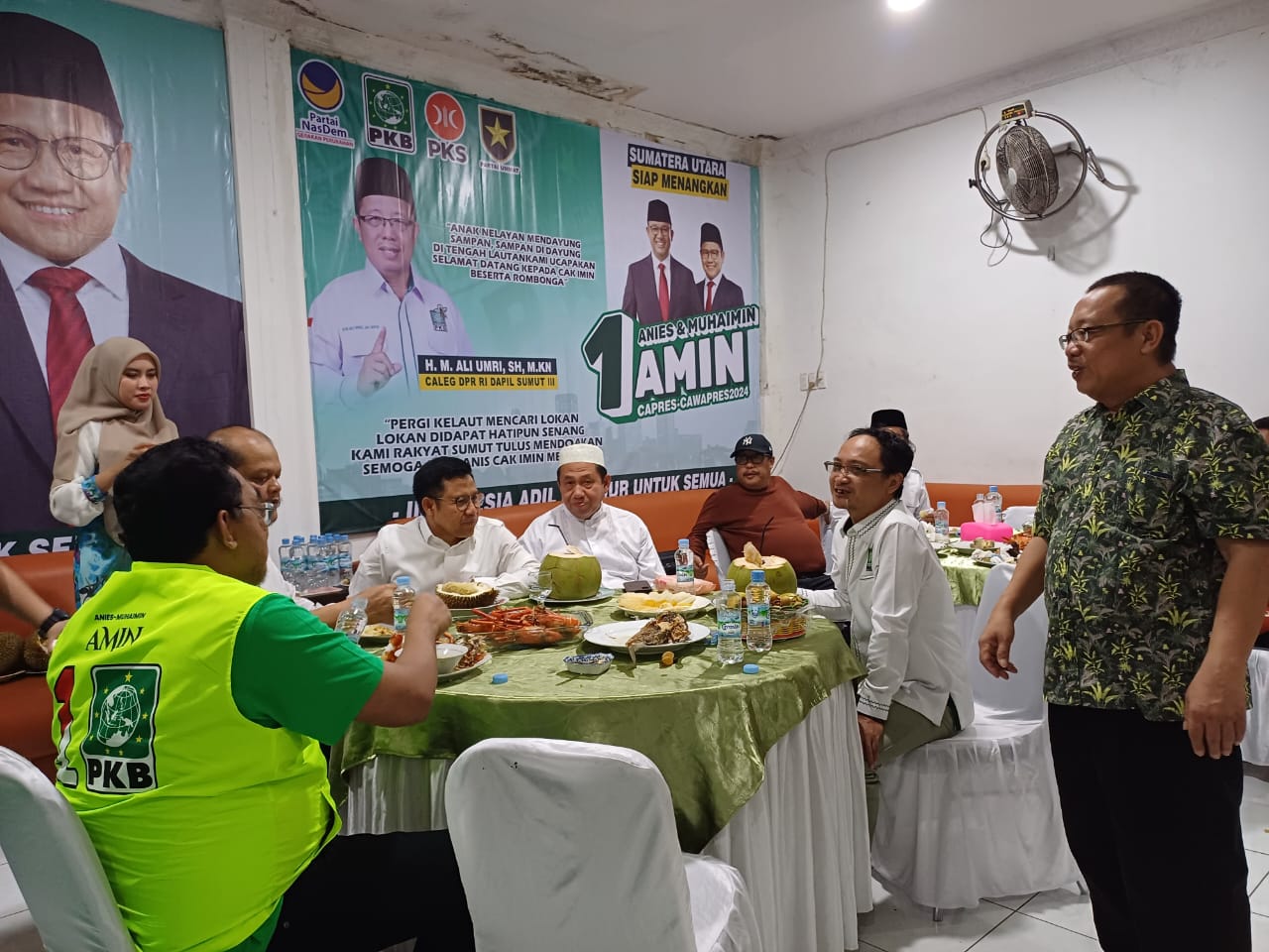 Cawapres Gus Muhaimin Dijamu Makan Malam Di Kediaman Ali Umri