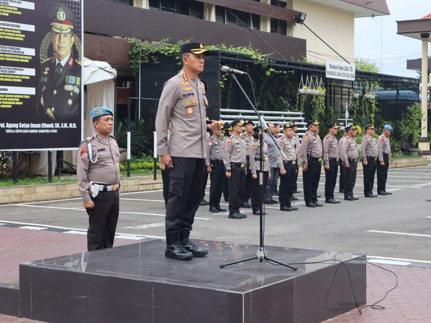 Pimpin Apel Terakhir, Kapolrestabes Mohon Maaf Kepada Seluruh Personel