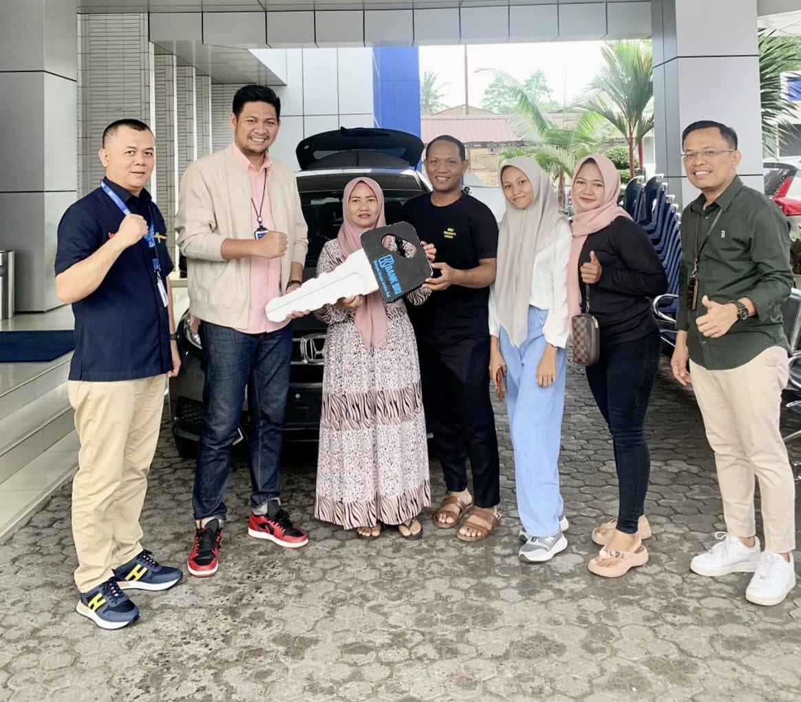 Mobil Panen Hadiah Simpedes Diserahkan BRI Lubukpakam Kepada Pemenang
