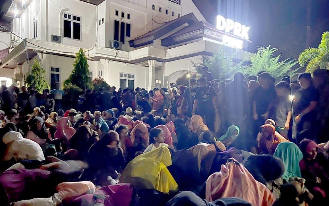 Ditolak Warga, 180 Etnis Rohingya “Duduki” Kantor DPRK Pidie