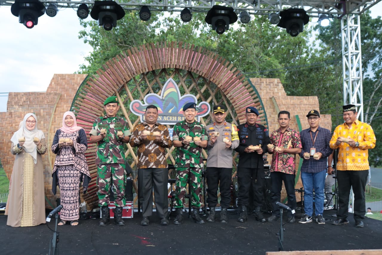 Sekda Aceh Besar Buka Piasan Aceh Rayeuk