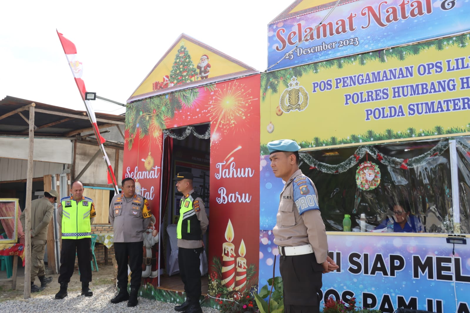 Kapolres Humbahas Monitor Pospam Lilin Toba