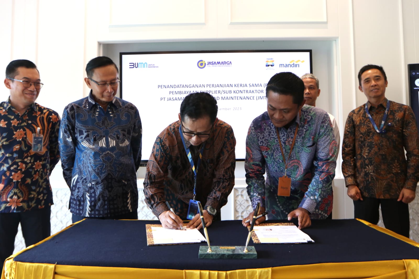 Kebut Pembangunan Infrastruktur, Bank Mandiri Salurkan Kredit kepada Supplier/Subkontraktor JMTM Rp 100 Miliar