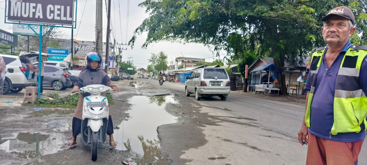 Hati-hati Melintasi Jalan Lingkar Keunire-Pulo Pisang, Inilah Kondisinya
