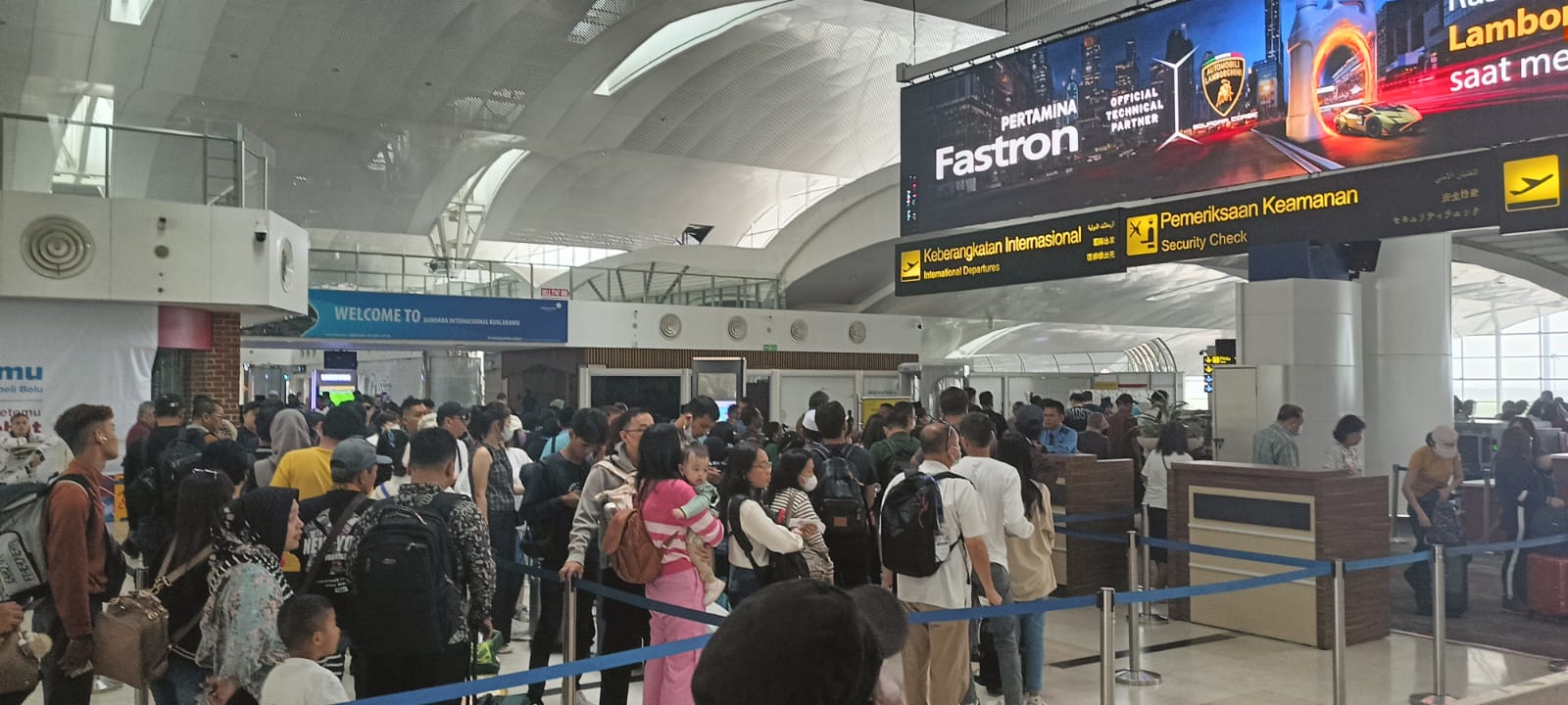 Sejak Dibuka Posko Nataru Di KNIA Sudah 22.410 Penumpang Terlayani