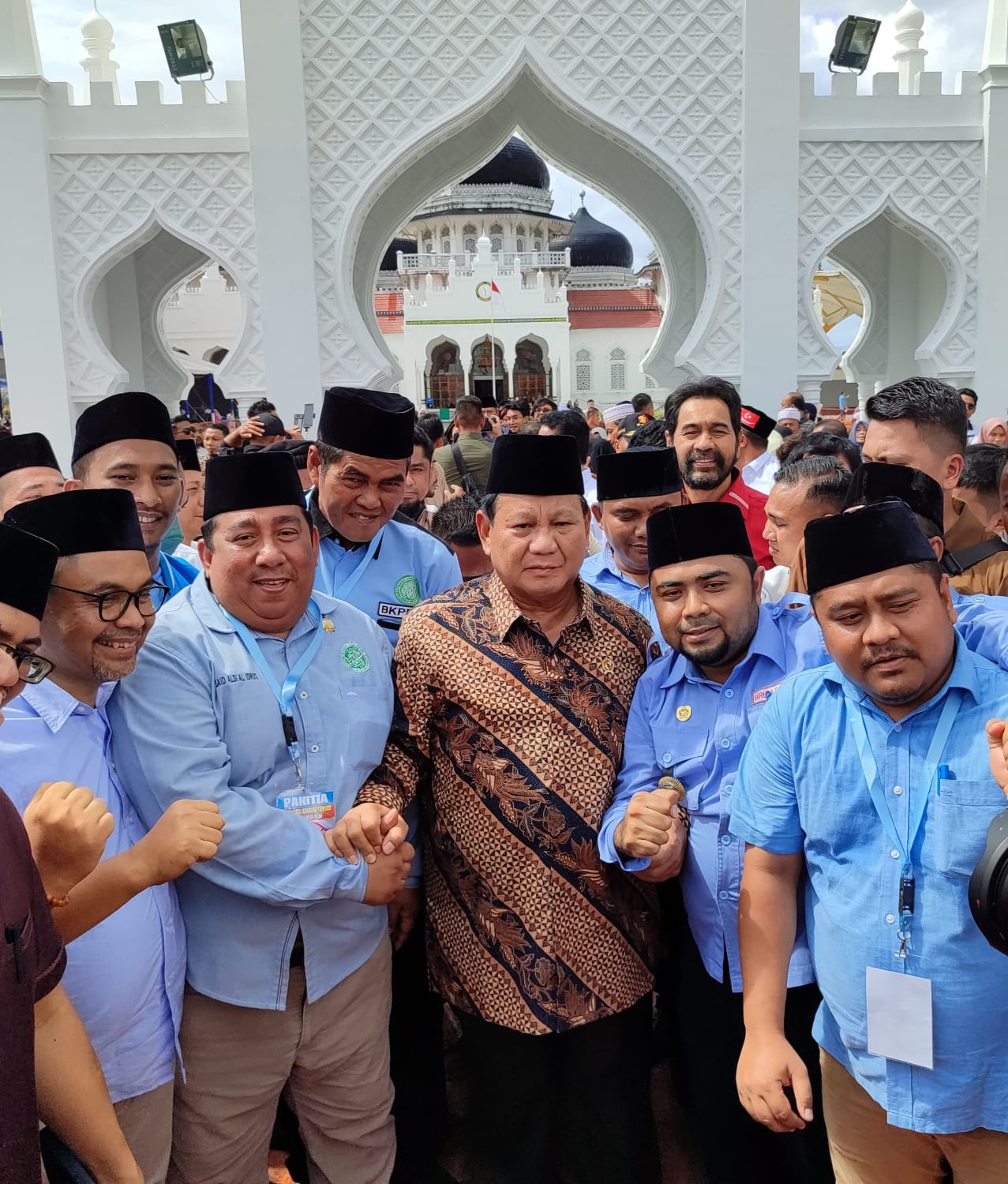 Relawan Gemuis Prabowo-Gibran Bersihkan Ribuan Masjid Se Indonesia