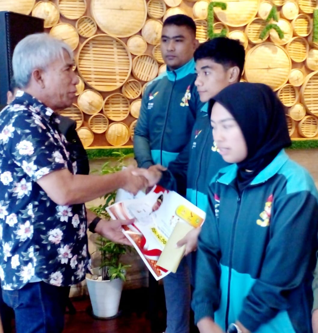 Atlet, Pelatih Dan Wasit Tapsel Terima Tali Asih