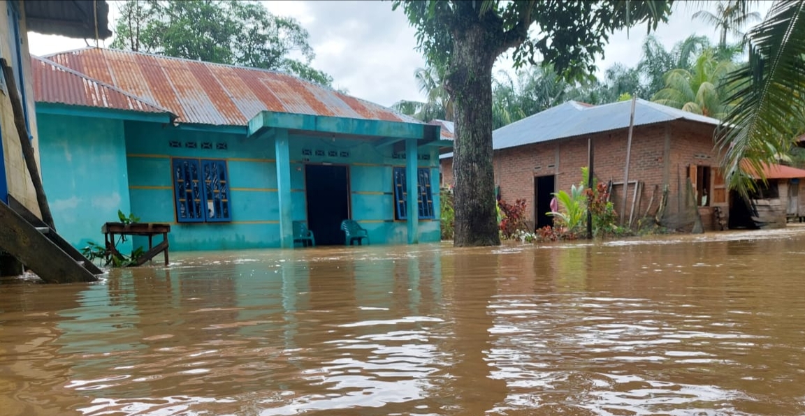 Ratusan Rumah Di Palas Terendam Banjir