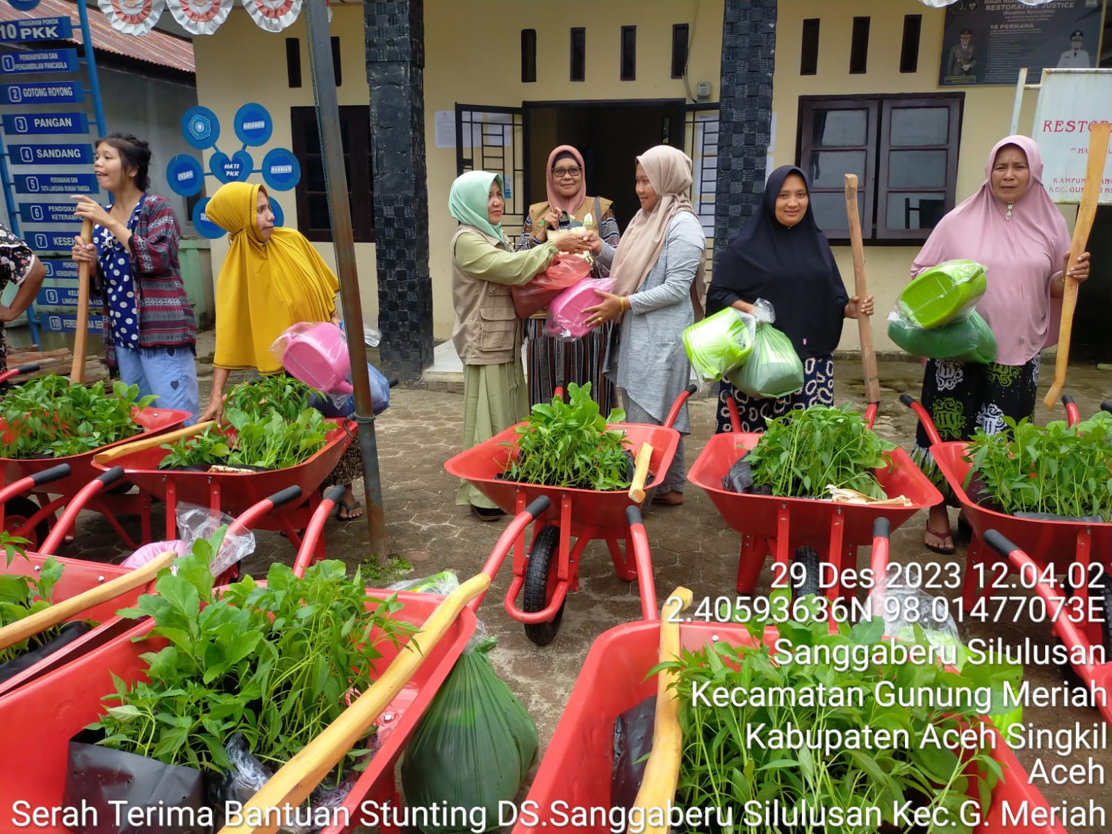 Galakkan Germas, 101 KK Di Aceh Singkil Dapat Bibit Sayuran Gratis