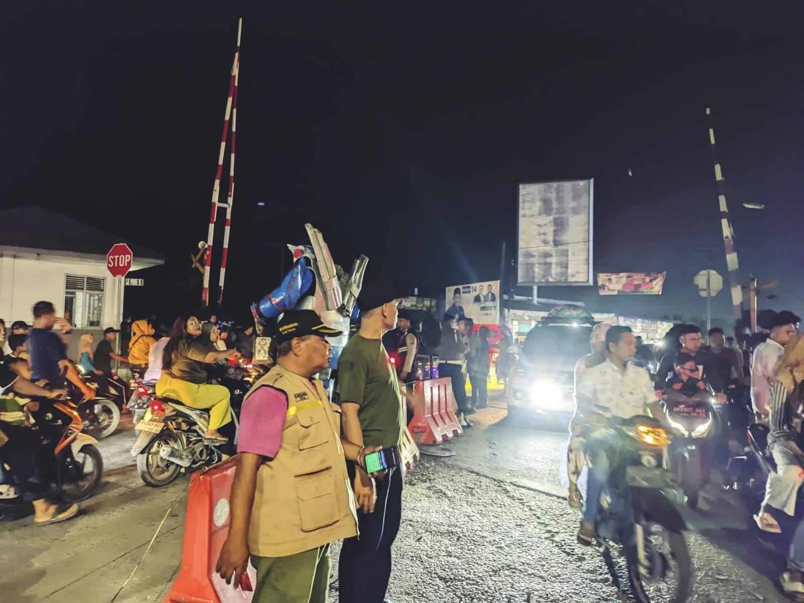 Pengendara Motor Tewas Tersambar KA Jelang Pergantian Tahun