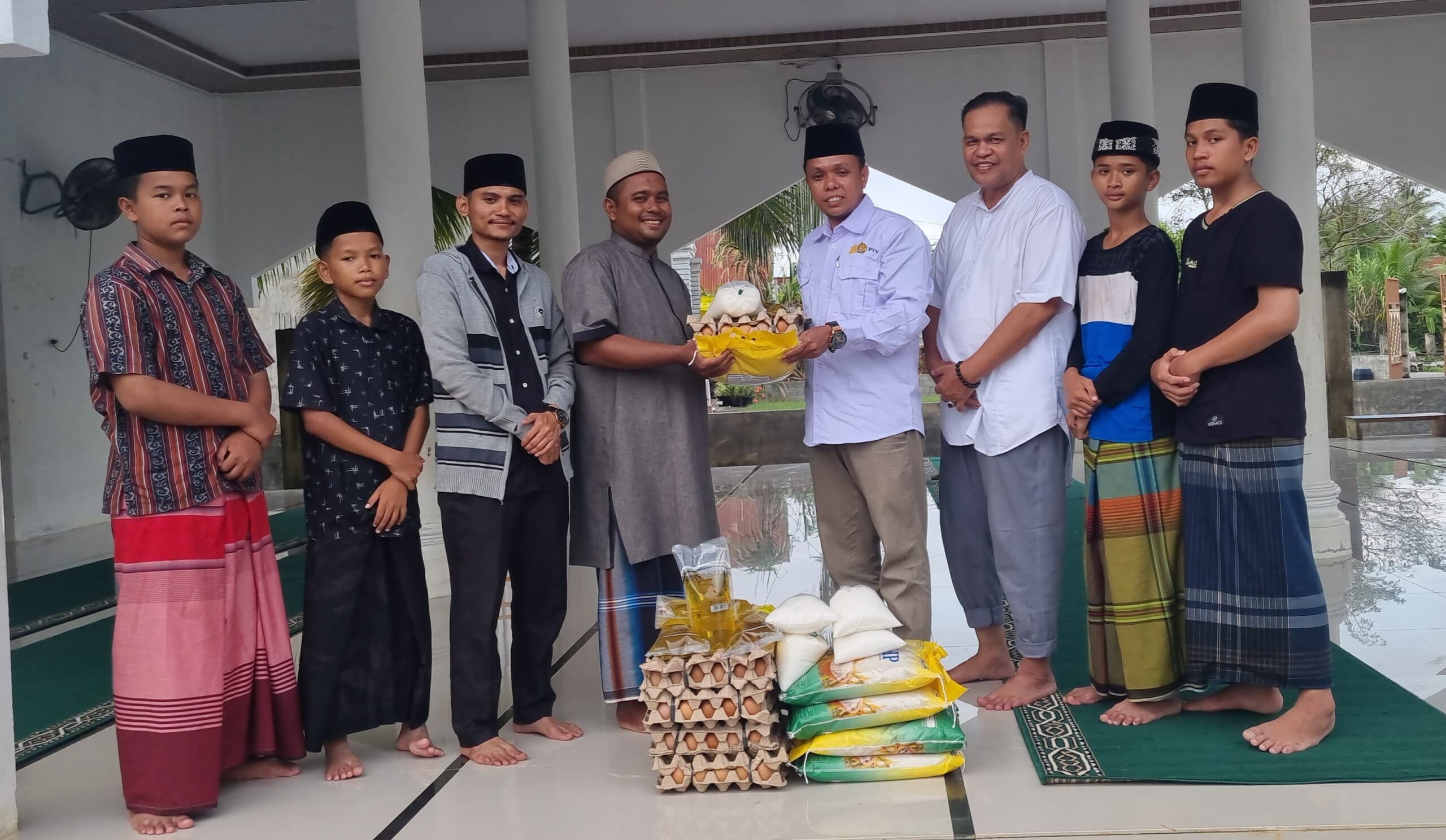 The Light From Pase Santuni Warga Terdampak Bencana Banjir