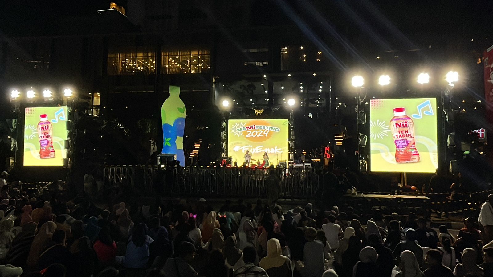 Usung #maNufesting 2024, Nu Tea Gelar Giant Bottle Video Mapping