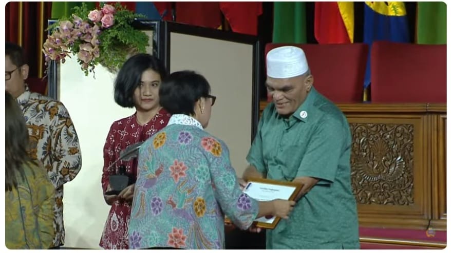 WASPADA Raih Penghargaan Sertifikat Adam Malik Award 2024