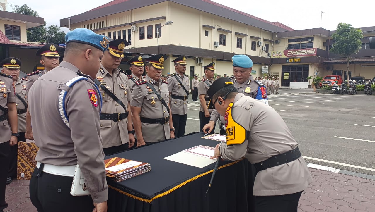 Kapolrestabes Ganti Kasat Reskrim Dan Sejumlah Kapolsek