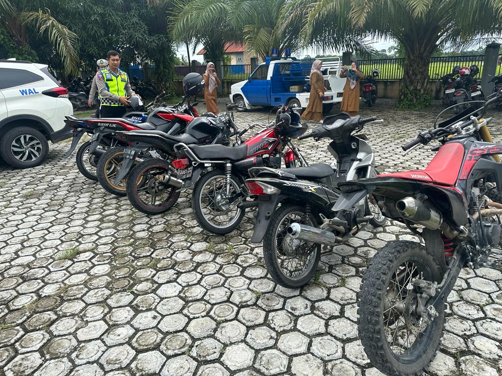 Satlantas Polres Nagan Raya Tertibkan Knalpot Brong
