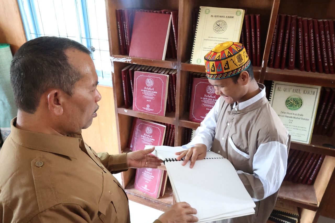 Muslem Terharu Dengar Bacaan Alquran Braille Anak Disabilitas