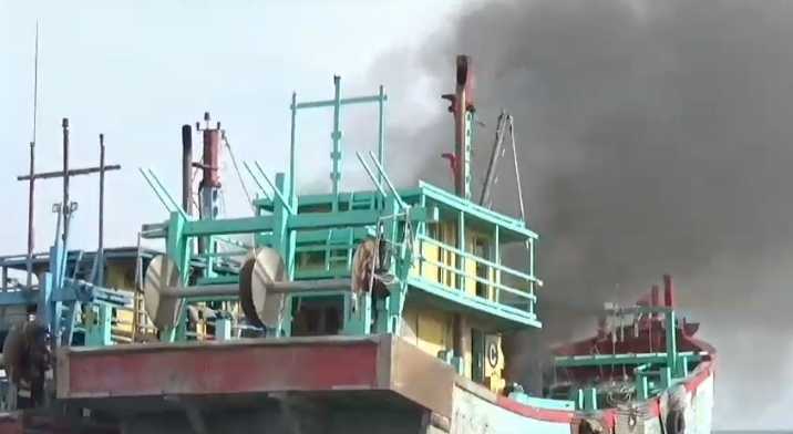 Kejari Langsa Bakar Dua Kapal Asing
