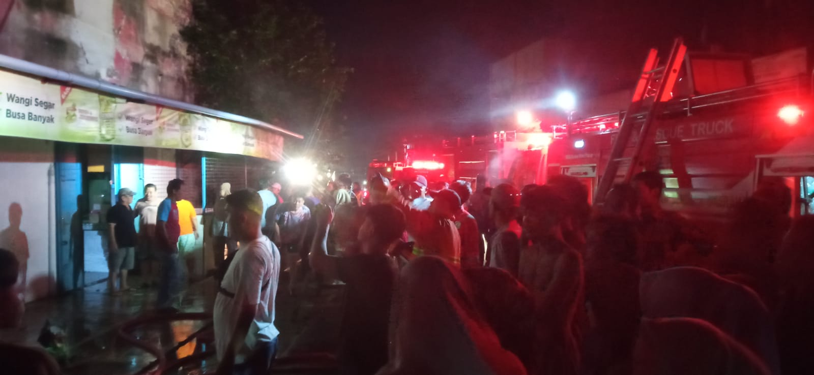 Ruko Terbakar Di Kota Kualasimpang