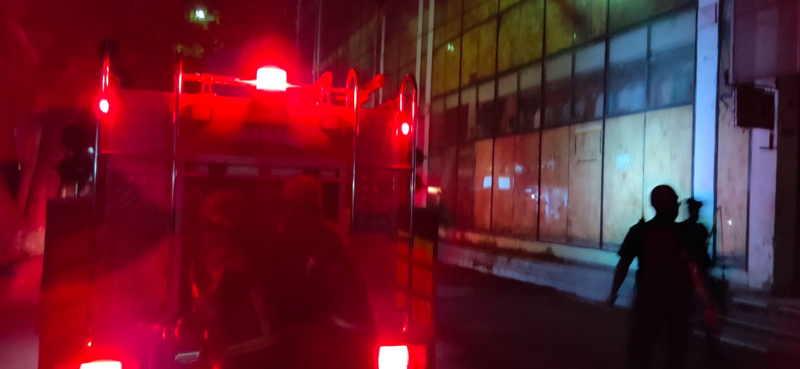 9 Kios Pusat Pasar Terbakar